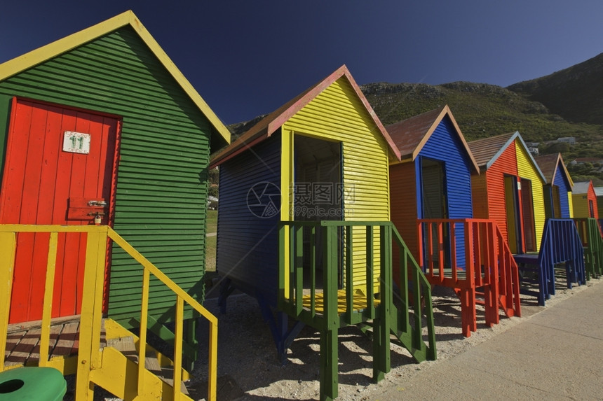 开普敦海滩的木制更衣小屋圣詹姆斯海滩开普敦的彩色木制更衣小屋平静的户外波浪图片