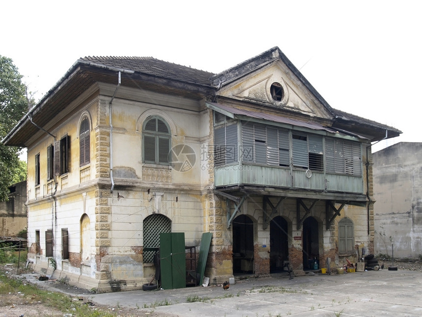 旧的废弃建筑住宅建筑学殖民别墅房子图片