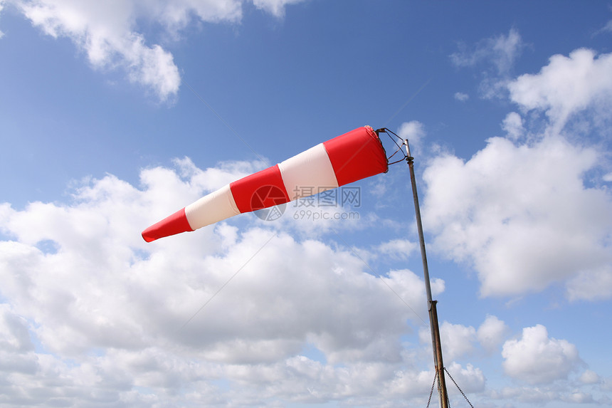 Windsock 横向天空风帆红色跑道飞机场控制运动飞行航班袖子图片