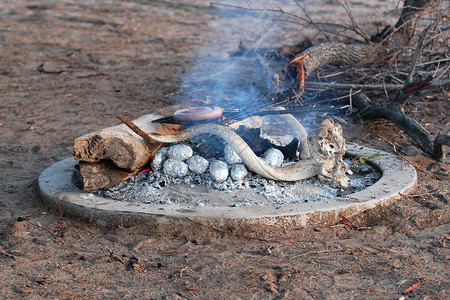博茨瓦纳布拉伊(Braai)(Barbecue)营地背景图片
