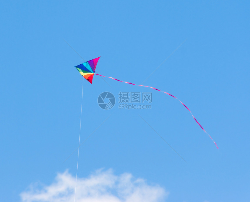 Kite 键风筝童年天空消遣蓝色白色彩虹粉色紫色爱好图片