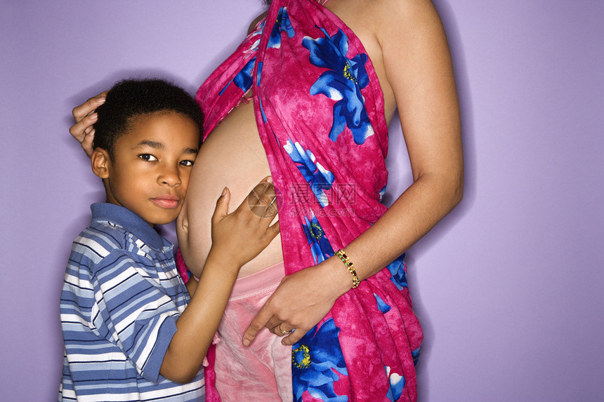 儿子和孕妇图片