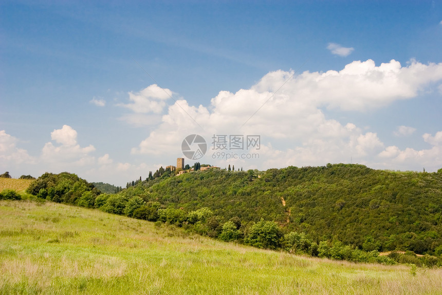 托斯卡纳景观爬坡风景农村晴天旅游国家城堡天空植被乡村图片