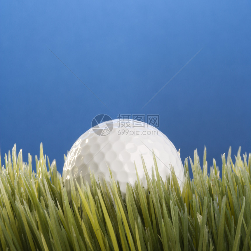 棒球在草地上休息照片静物高尔夫球正方形运动图片