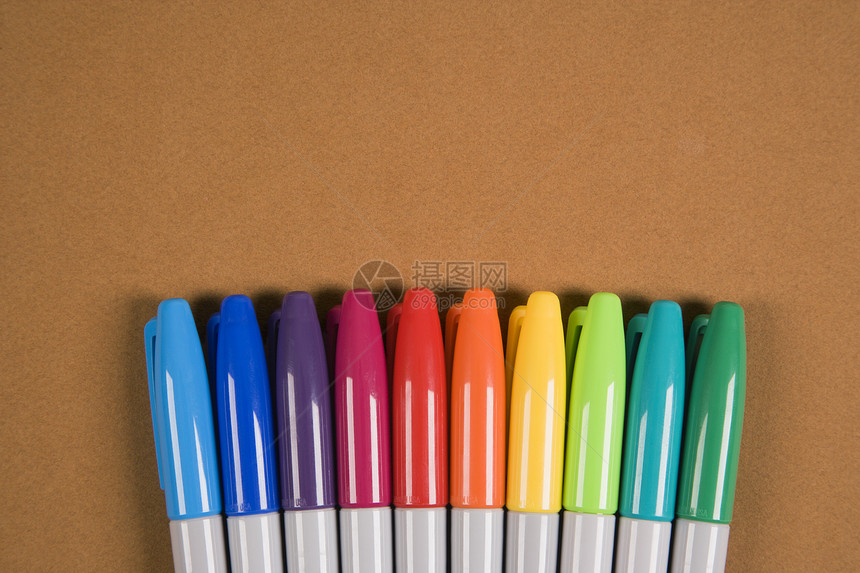 色彩多彩的标记写作染色用品商业办公用品物体美术钢笔水平静物图片