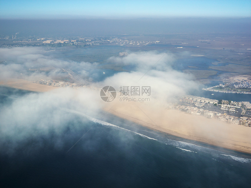 加州海滩海洋水平海岸烟雾天线多云视图图片