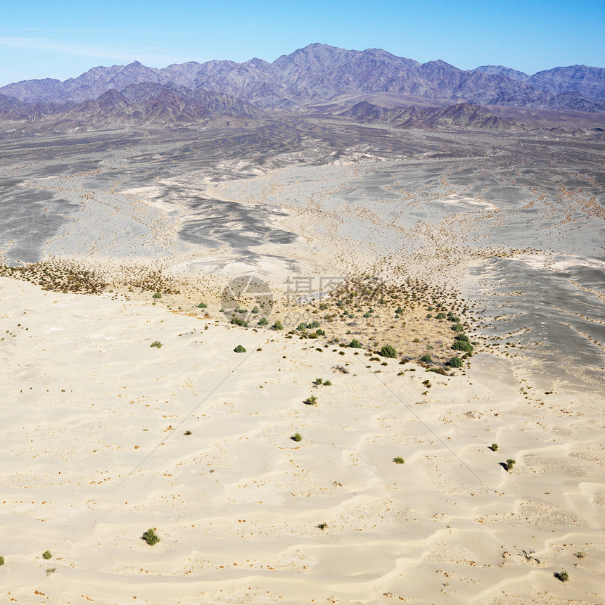 沙漠和山岳地平线热带照片鸟瞰图干旱天线灰尘旅行山脉图片