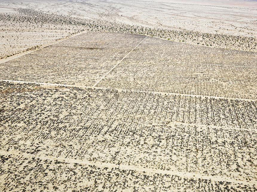 有网格图案的沙漠照片乡村旅行干旱热带天线道路自然界鸟瞰图水平图片