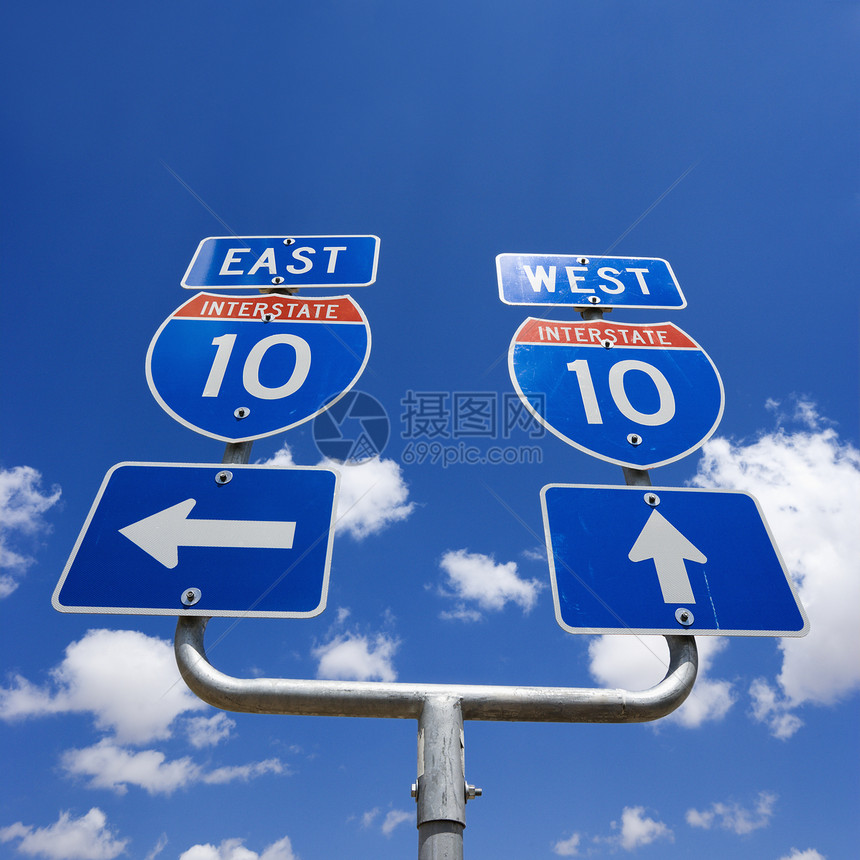 10号州际标志天空通讯路标旅行低角度方向标蓝色照片正方形路线图片