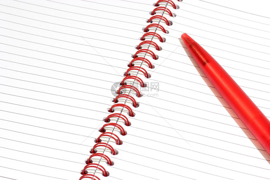 笔记大学工作学习教科书绿色圆珠笔学校活页夹红色笔记本图片