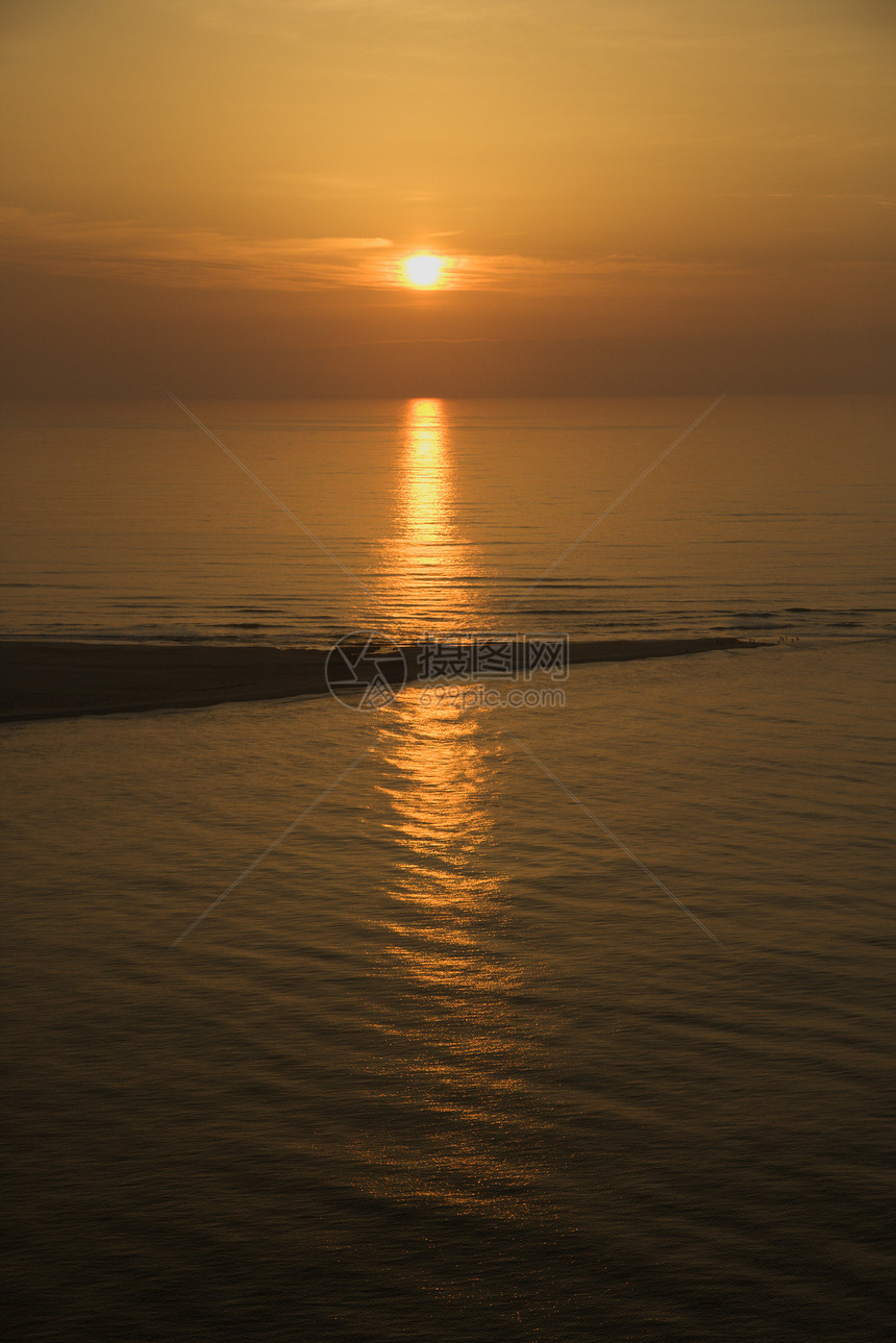 海洋日落海景自然界多云天空反射照片太阳风景图片