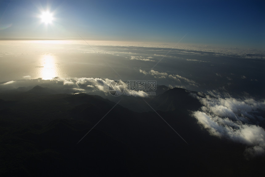 毛伊海岸的航空水平假期沿海海洋风景天空山脉旅行照片太阳图片