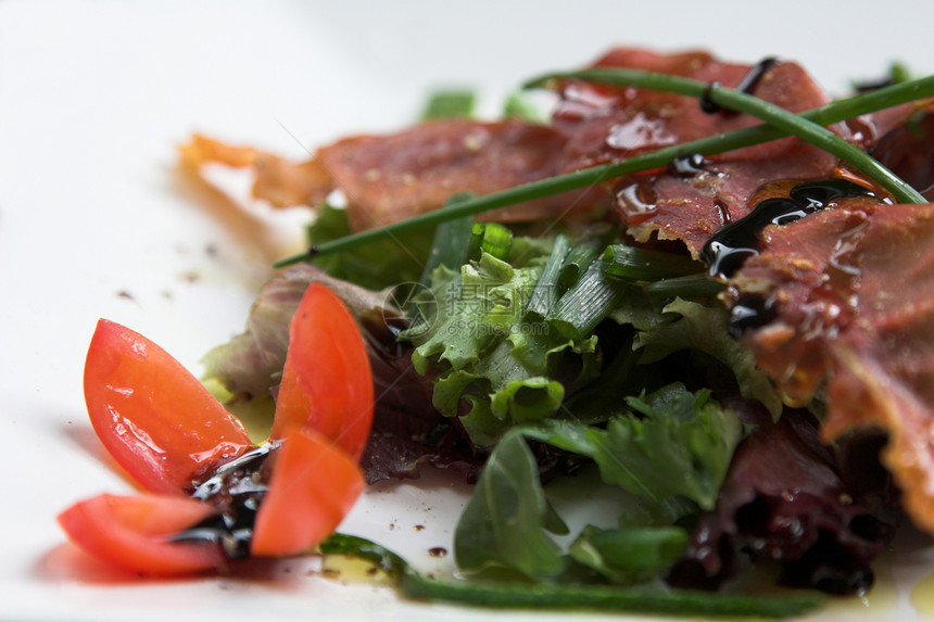 健康蔬菜沙拉敷料绿色盘子料理香醋绿色植物食物饮食美食烹饪图片