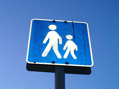 步行标志小路途径舷梯交通蓝色黑帮天空交通裙背景图片