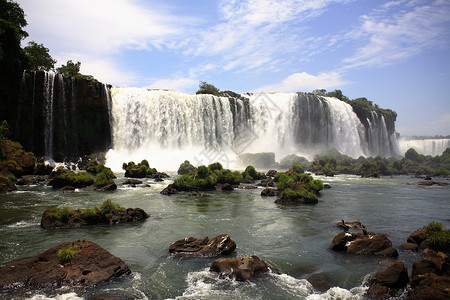 伊瓜苏大瀑布伊瓜苏 Iguazu Iguau 瀑布  大型瀑布淡水流动高度绿色森林荒野岩石背景