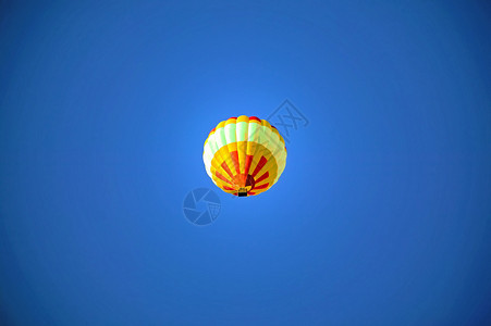 弹珠天堂热气球中心天空背景图片