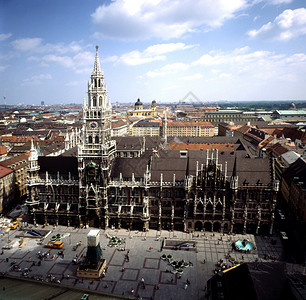 Marenplatz 慕尼黑广场游客旅行大厅钟表背景图片