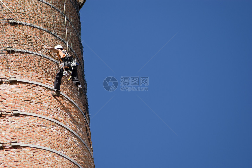 乳粉工人蓝天绳索冒险运动砖块高度工业风险工厂危险图片