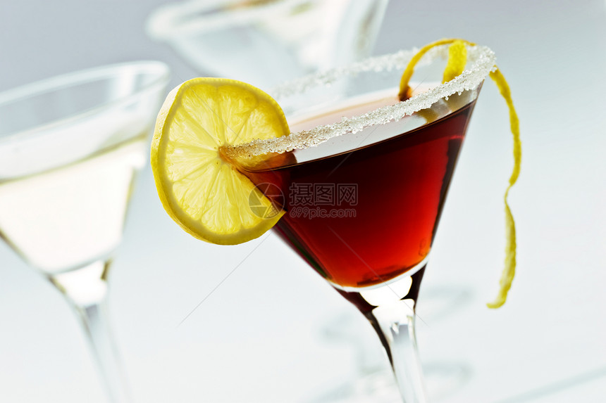 鸡尾酒玻璃雕花甜点柠檬水晶面对者酒吧果汁水果餐厅图片