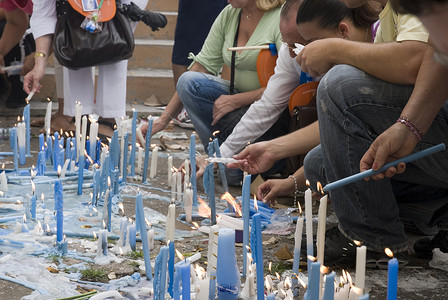 用来点蜡烛的宗教祷告情感纪念仪式背景图片