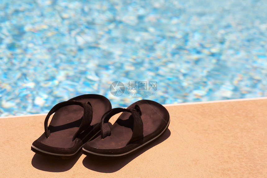 现金池季节旅行凉鞋阳光水池假期游泳晴天图片