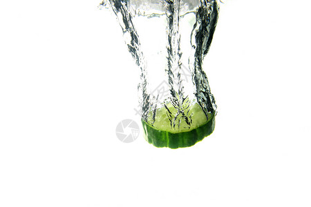 黄瓜飞溅运动水果食物气泡烹饪液体蔬菜背景图片