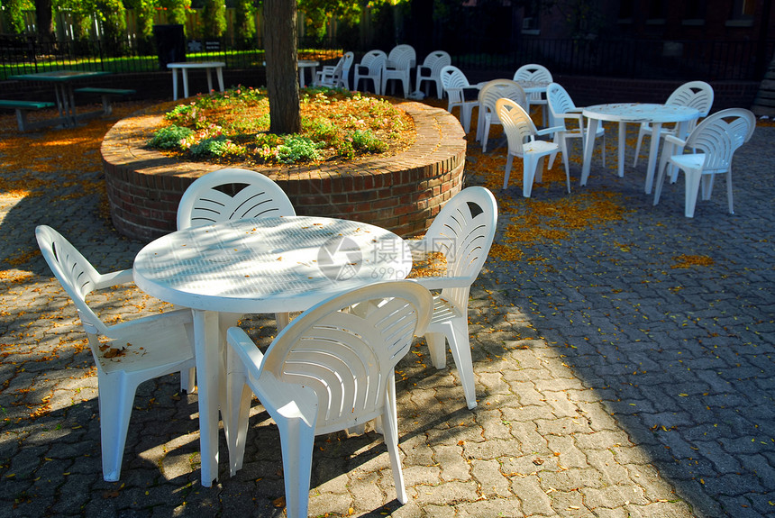 户外咖啡厅塑料太阳季节座位晴天食堂路面小酒馆草地家具图片