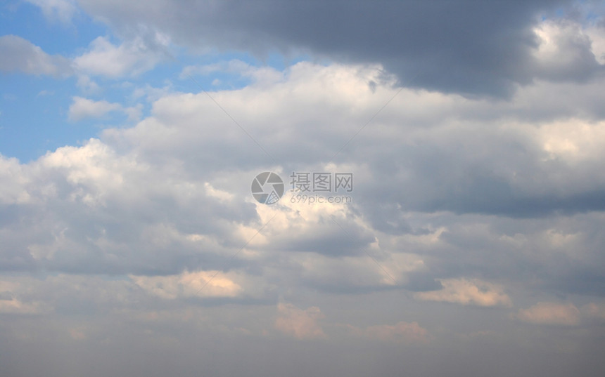 蓝色天空中的云朵太阳阳光气候天堂天气气象图片
