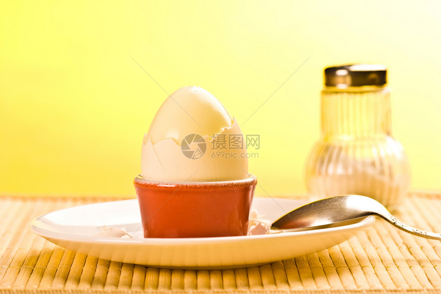 煮鸡蛋饮食盘子勺子食物营养图片