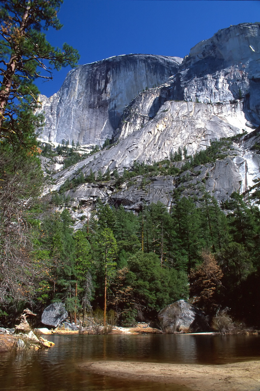 约瑟米特花岗岩荒野树林悬崖游客红杉遗产公园瀑布国家图片