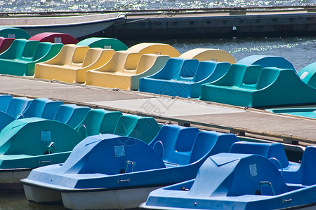 佩洛斯佩达洛斯城市课程公园风光海岸线皮艇动物脚踏船高尔夫球帆船背景