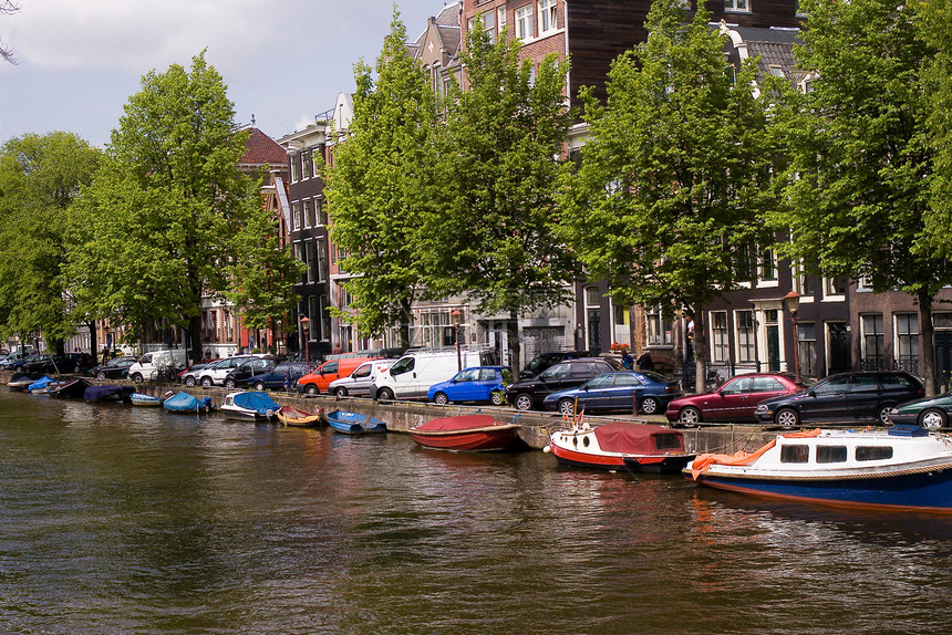 阿姆斯特丹建筑物建筑反射城市生活中心船屋住宅天空汽车图片