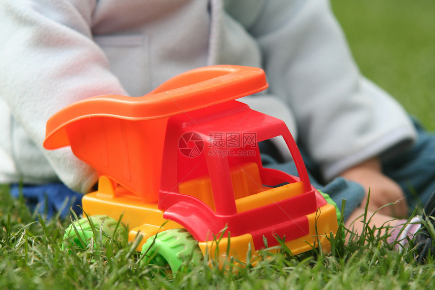 婴儿玩具卡车物品孩子童年橙子引擎车皮车辆红色绿色图片