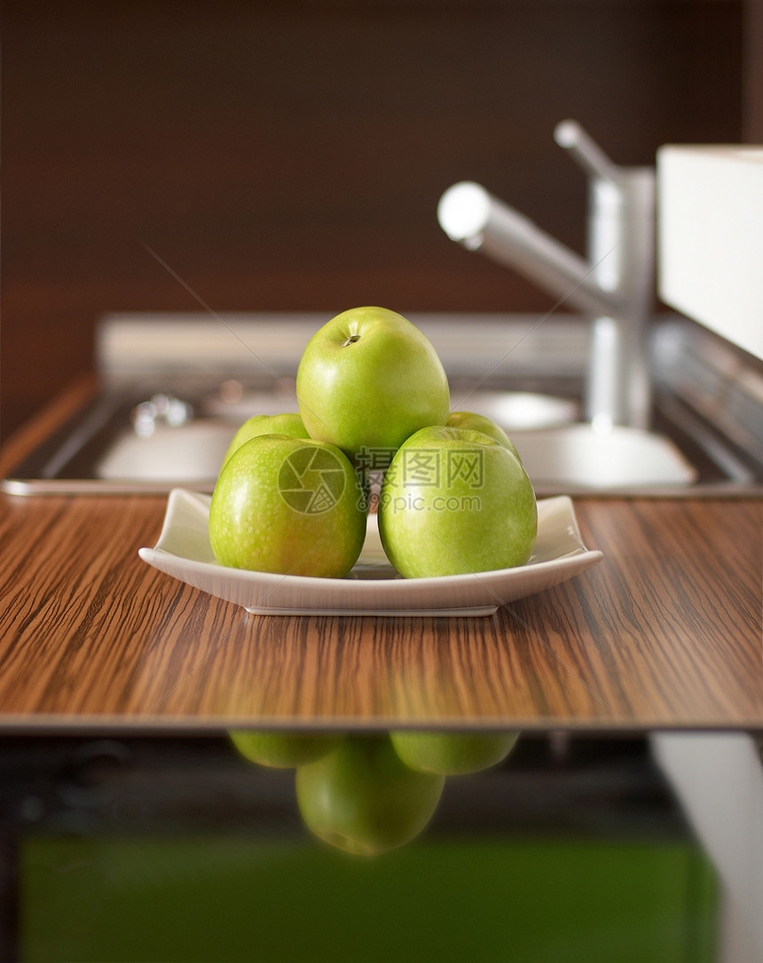 桌上绿色苹果食物厨房水果桌子图片