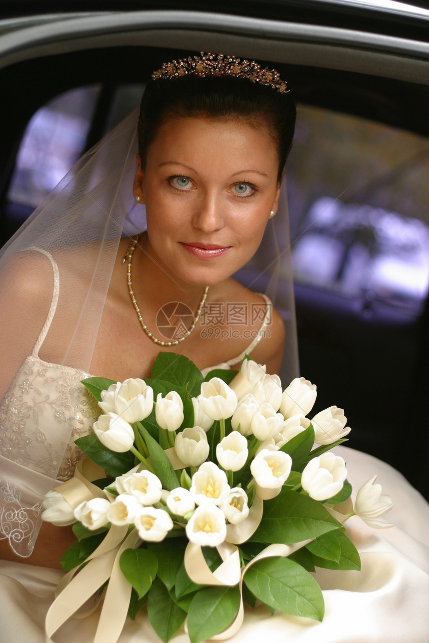 美丽的新娘郁金香女士钻石女孩未婚夫已婚花束选手微笑生活图片
