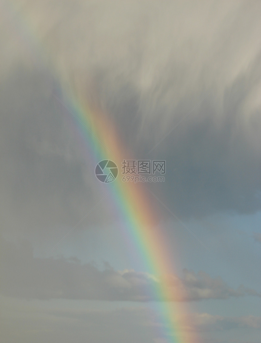 彩虹2天空天气阳光风暴季节彩虹雨云风景黄色绿色图片