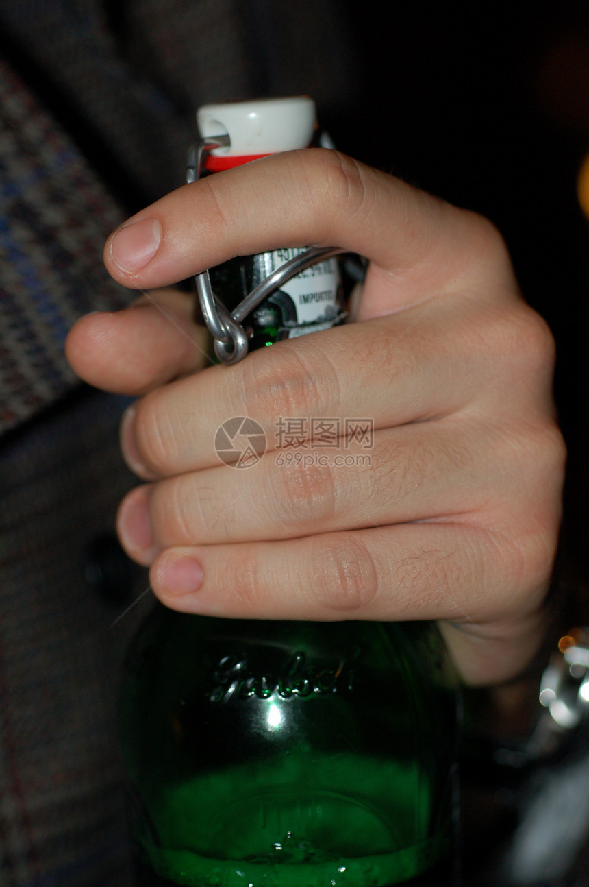 啤酒酒精绿色玻璃瓶子俱乐部液体图片