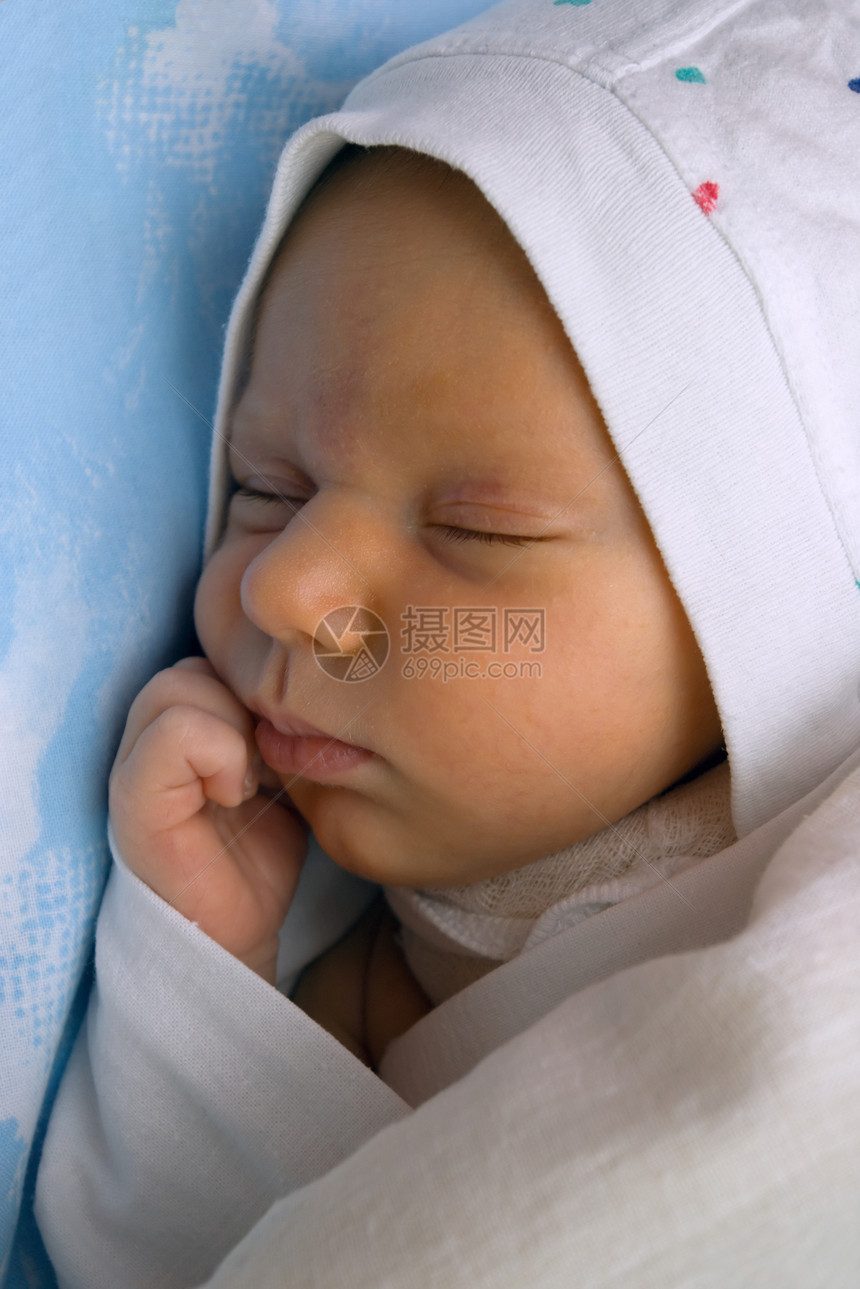 母乳喂养儿童睡眠男生帽子卫生母亲婴儿孙子襁褓母性毯子父母图片