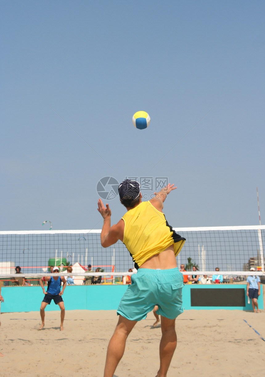海滩排球男人衬衫天空游戏运动行动比赛团队运动员图片