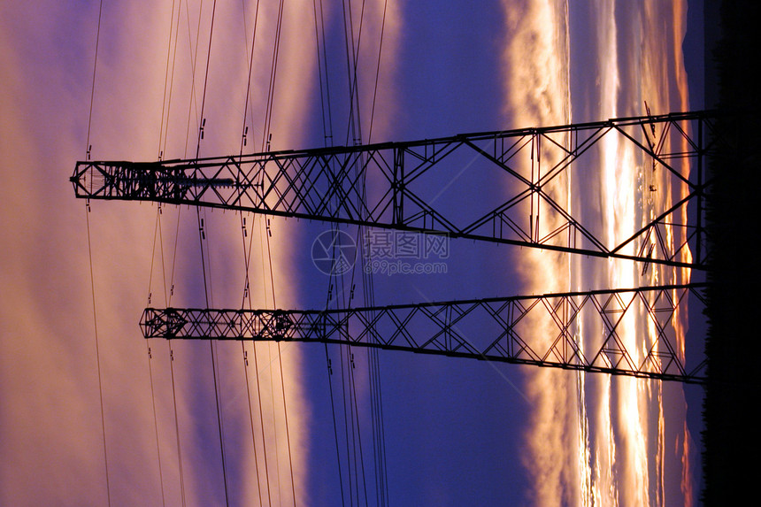 电动铁塔的轮光灯商业电缆红色电压天空力量活力日出图片