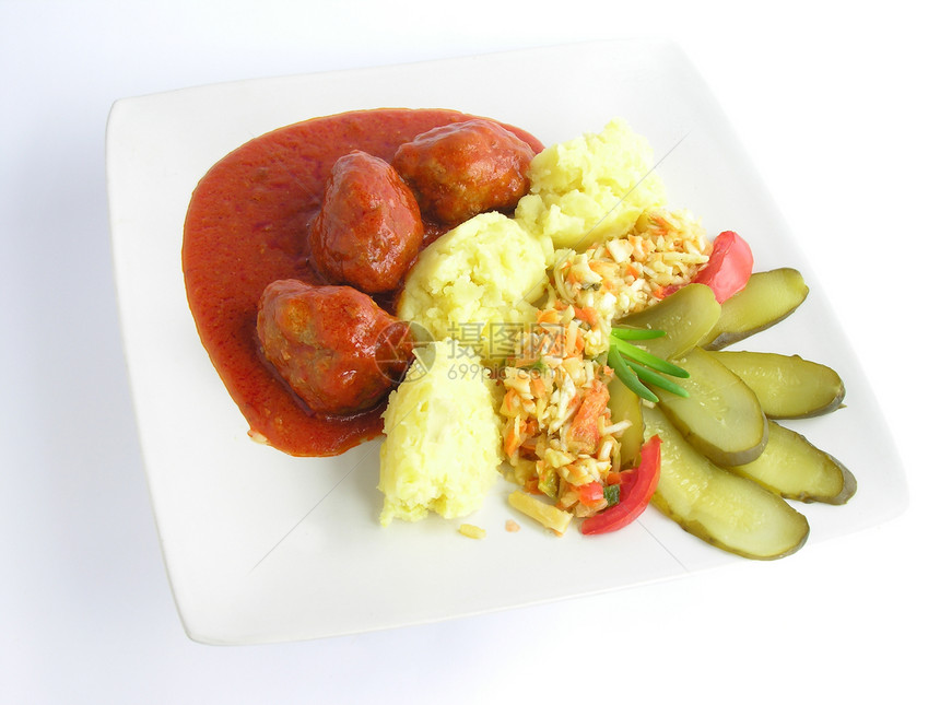 配番茄酱和蔬菜的牛肉大麦食品土豆黄瓜膳食沙拉图片