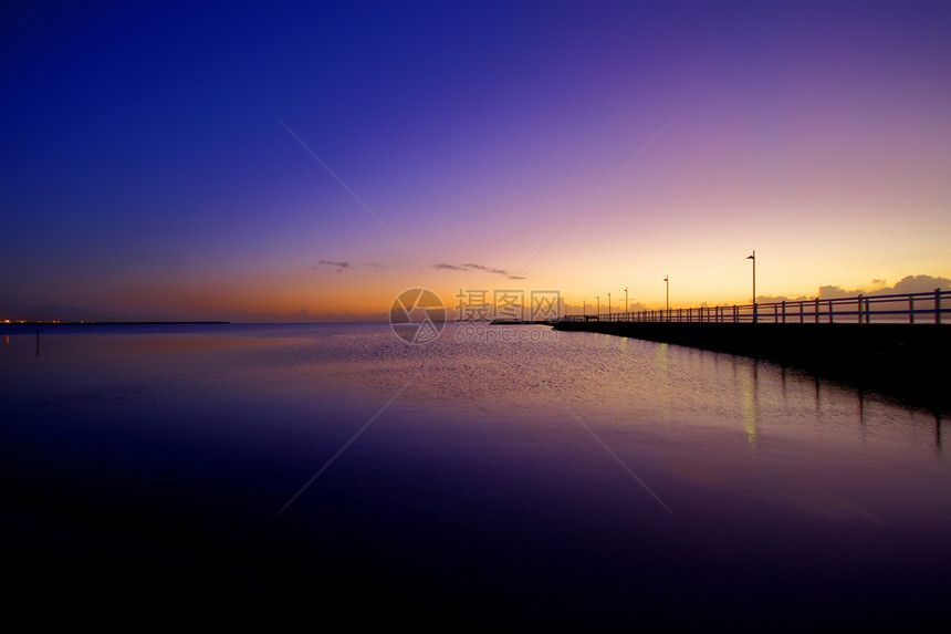 黎明时码头水平海洋图片