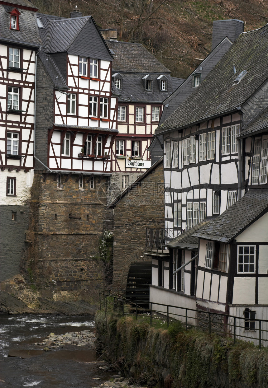Monschau  德国西部历史悠久的城市路线途径乡村建筑旅游后街古董石头通道街道图片