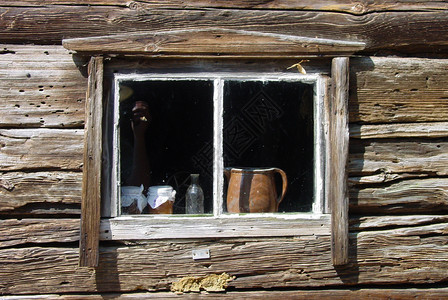 旧木窗房子小屋茶塔框架背景图片