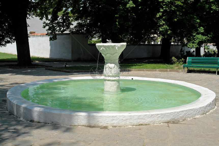 小型喷泉 有稀水喷气式图片