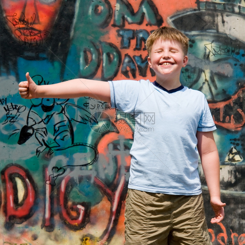 微笑的孩子标签孩子们文化生活艺术曲线写作城市蓝色青年图片