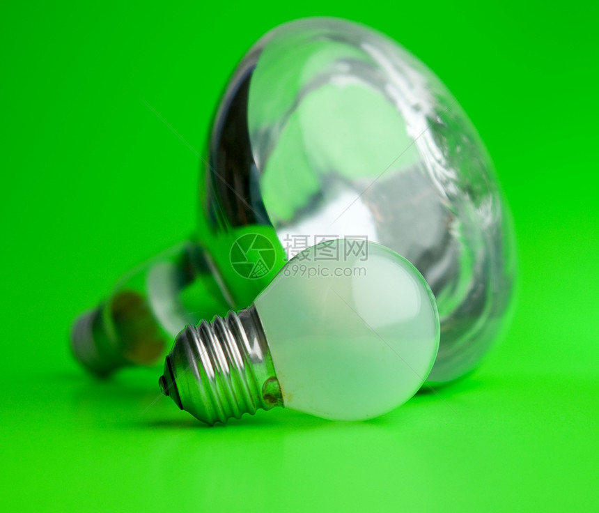 电灯泡金属灯丝螺纹灰色地球活力绿色创新力量灯光图片