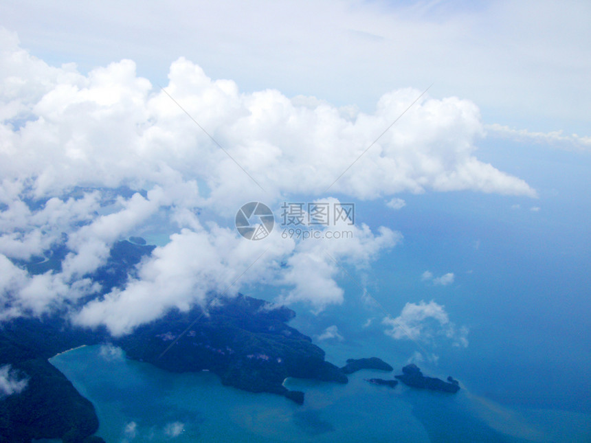 岛 岛场景飞行天空蓝色愿望空气多云气象环境自由图片