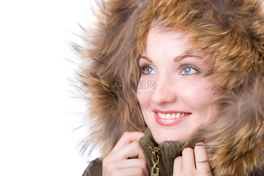 穿毛皮外套的年轻女人工作室乐趣眼睛太阳指甲兜帽衣领手指夹克头发图片