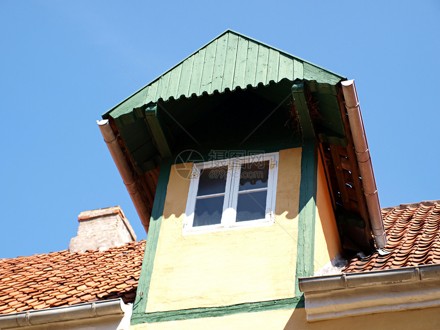 多尔默屋顶阁楼窗口图片
